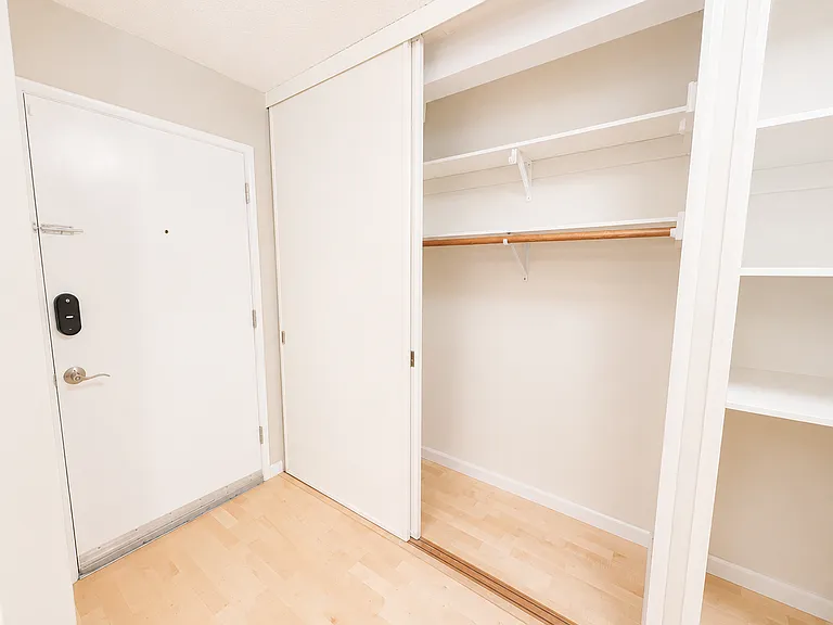 2393 SW Park Pl #106 — Photo 10