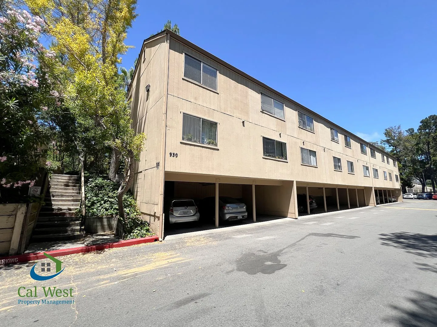 $2995 - 2 Bedroom, 2 Bath Upstairs Condo in Santa Clara! — Photo 1