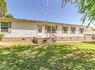 44 Wall St, Snow Hill, NC 28580