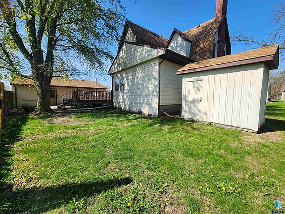 4th image of 220 E Lincoln Ave