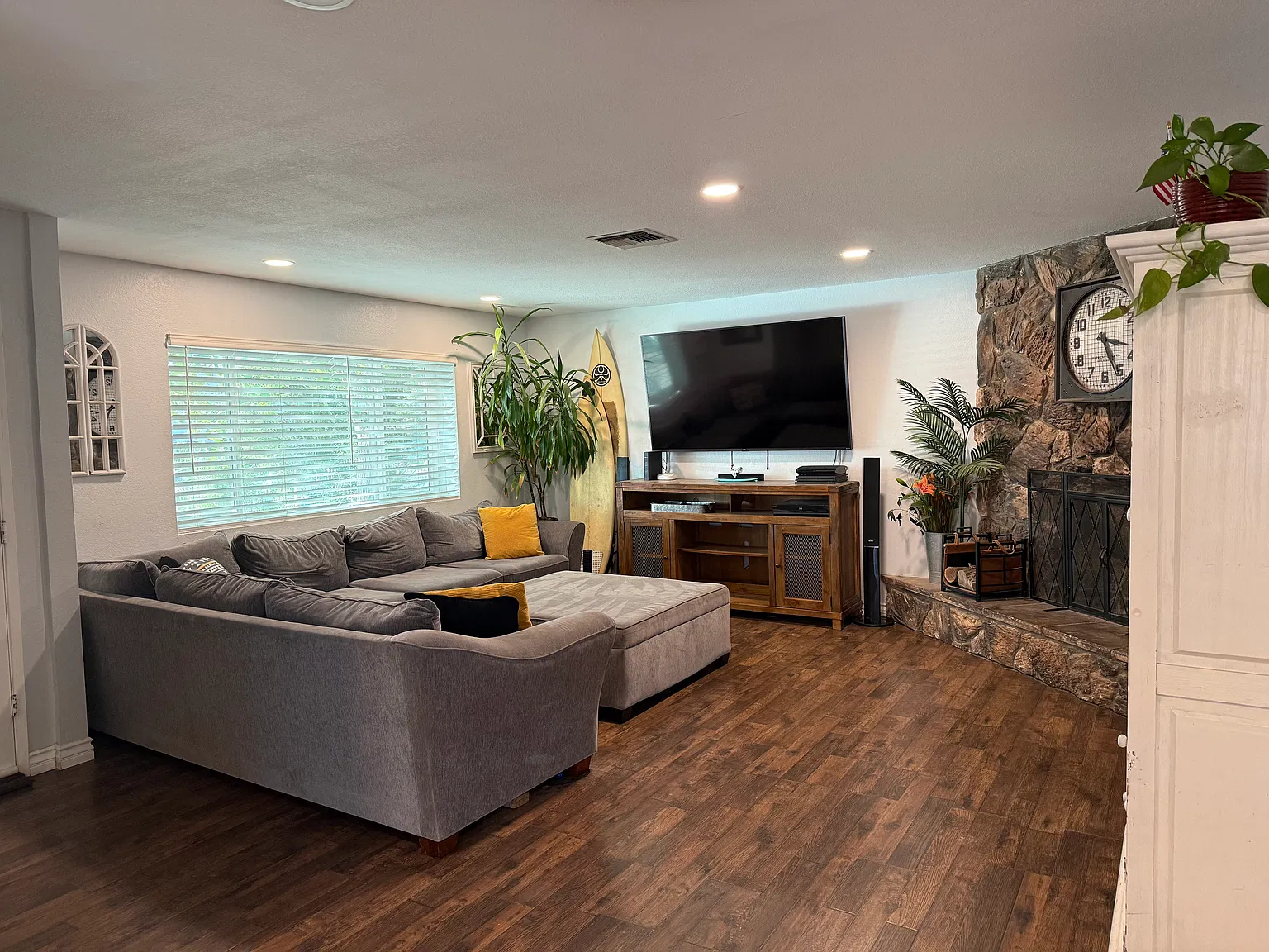 4 bed, 1719 sqft, $2,300 — Photo 2