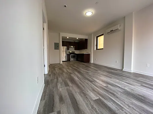 Rented by The InHouse Group | media 4