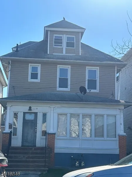 659 Jefferson Ave photo 1
