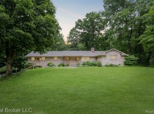 5492 N Sycamore Dr, Burton, MI 48509
