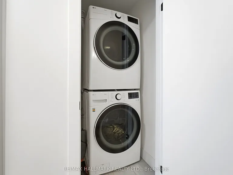 5 Wellington St S #1403 — Photo 15