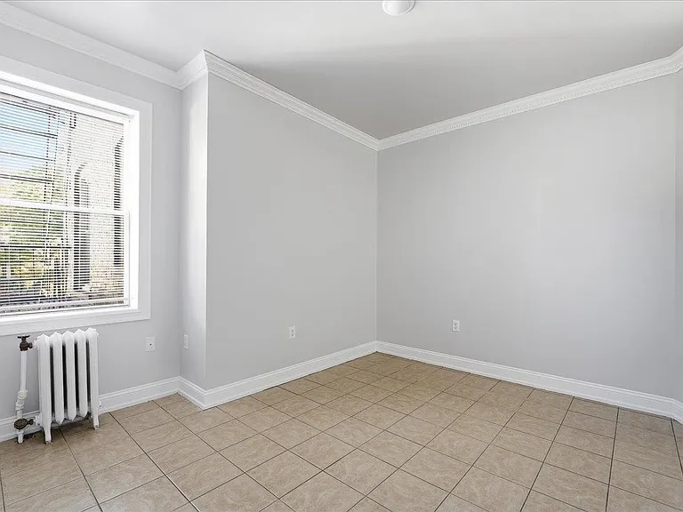 3-5 Potter Pl #2B — Photo 4