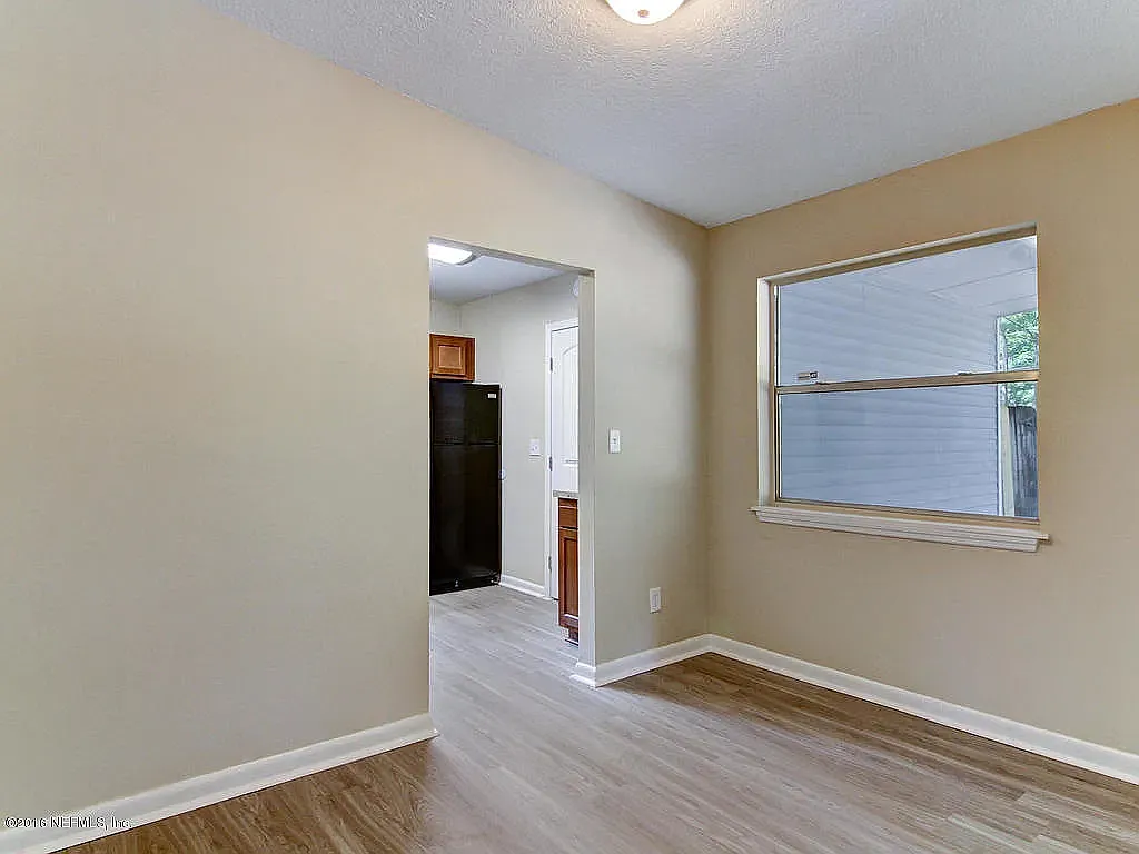3 bed, 1158 sqft, $2,000 — Photo 4