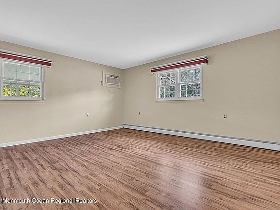 2nd image of 16 Newport Pl