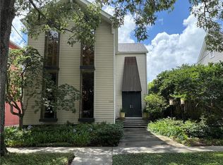 1526 Henry Clay Ave, New Orleans, LA 70118