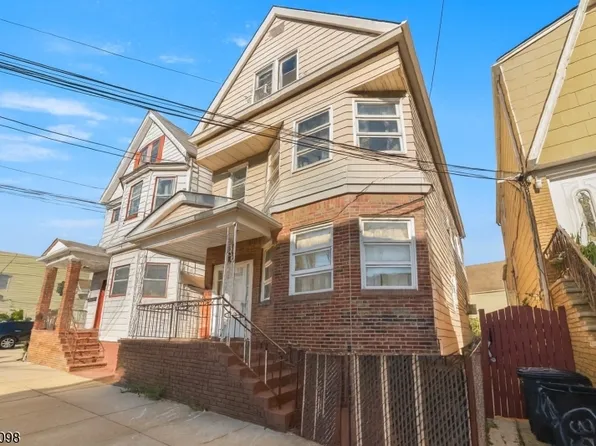 36 6Th St, Harrison Town, NJ 07029