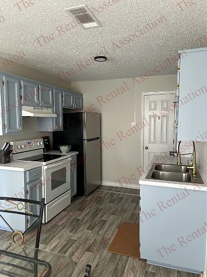 113 Splane Dr #4 — Photo 4