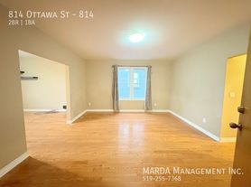 814 Ottawa St, Windsor, ON