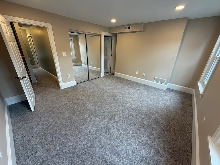 726 E Hector St — Photo 22