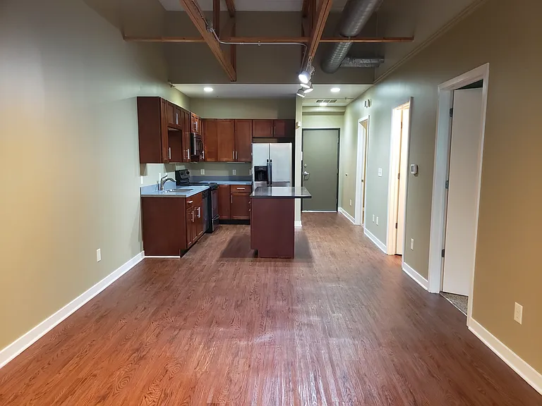 510 E 9th St #203 — Photo 18