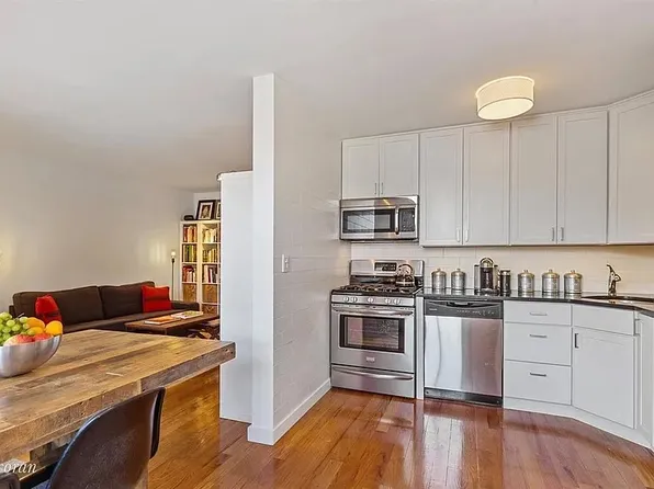 140 Warren Street 6C image 2 of 7