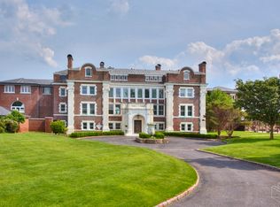 116 Premium Point, New Rochelle, NY 10801