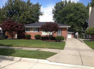 22021 Hoffman St, Saint Clair Shores, MI