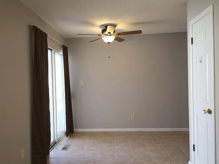 139 Brightfield Dr — Photo 6