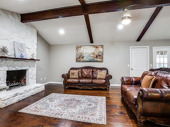 3rd image of 2630 Richcreek Dr