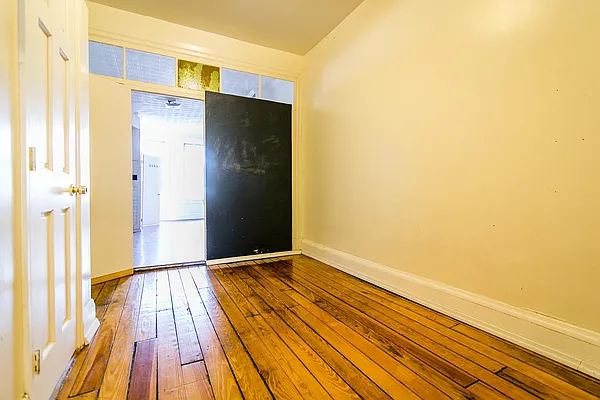 Rented by Nooklyn NYC LLC | media 19