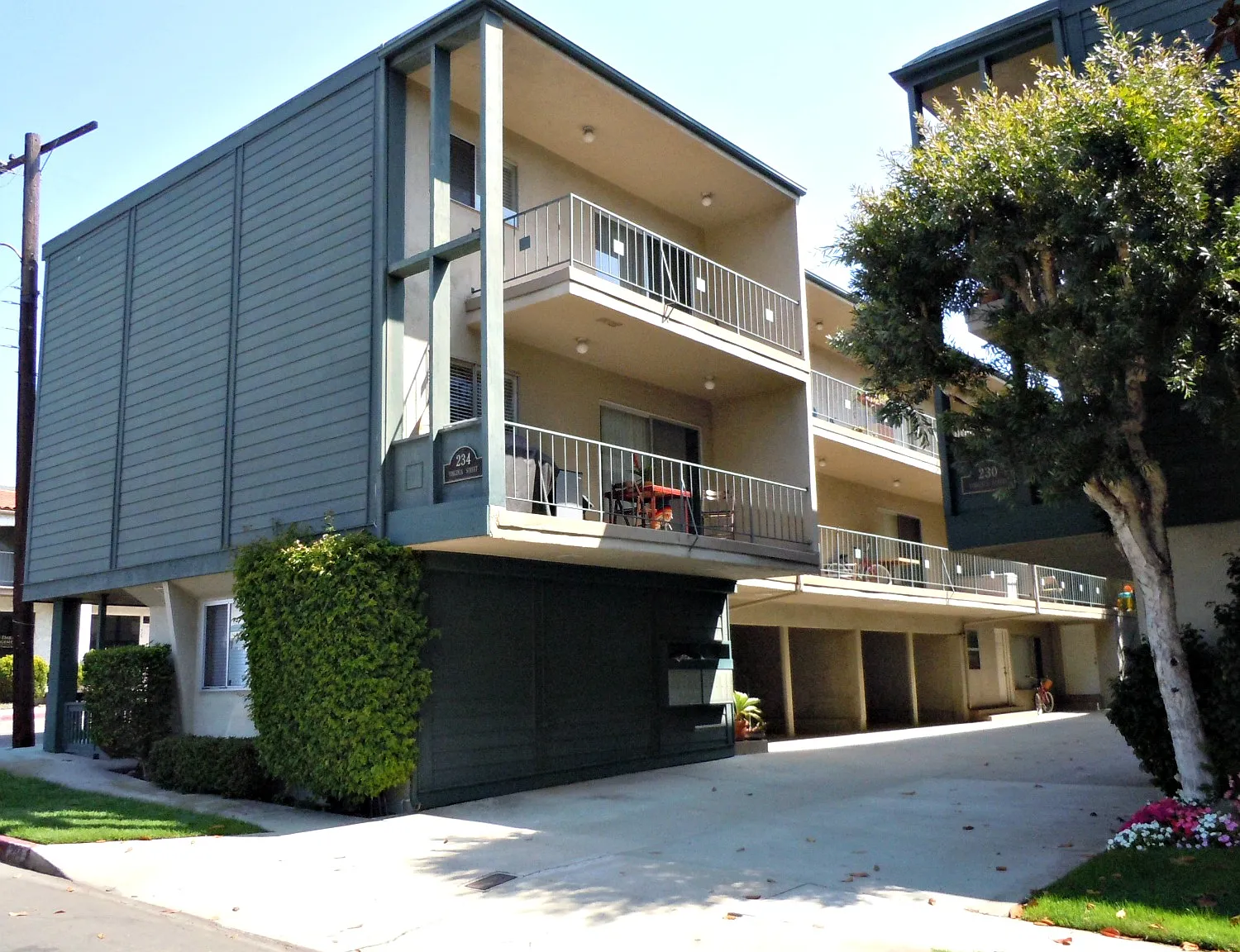 2 bed, 900 sqft, $2,800 — Photo 1