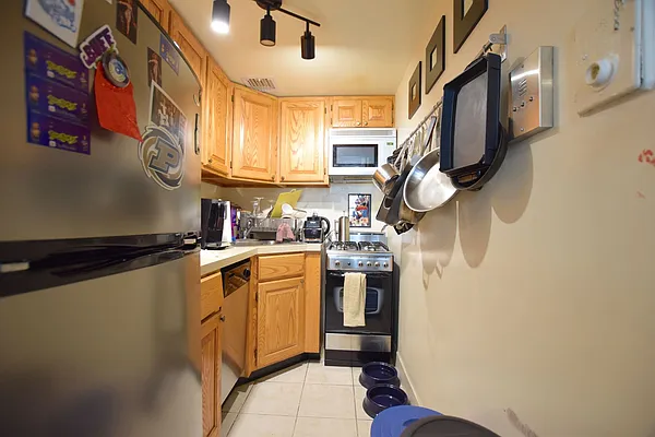 Rented by Street Realty Brokerage LLC | media 4