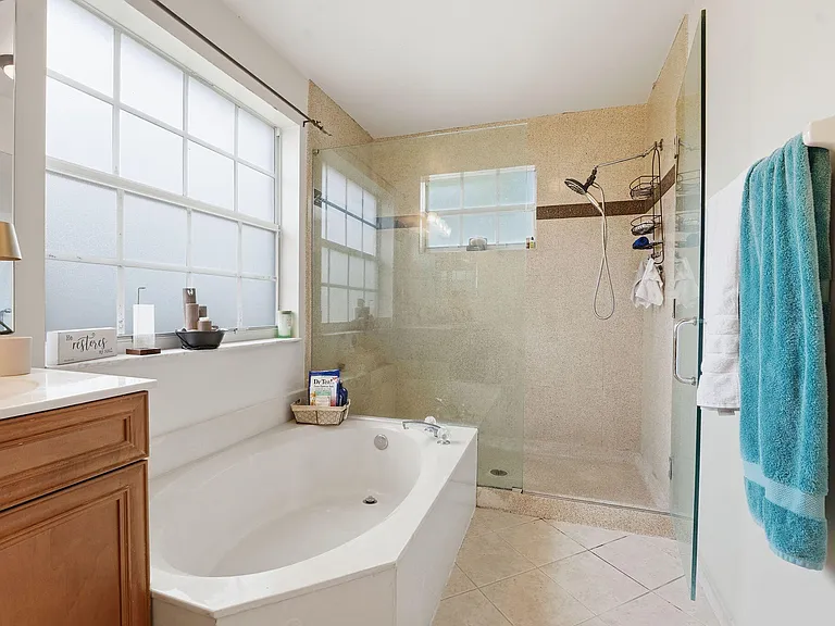 2753 Misty Oaks Cir — Photo 35