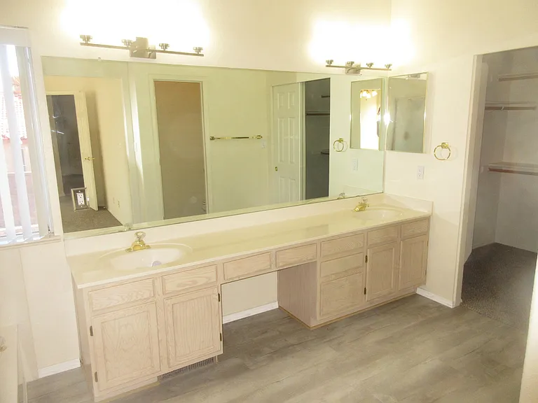 2111 Corte Del Caballo NW — Photo 39