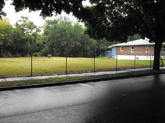 3rd image of 403 Montgall Ave
