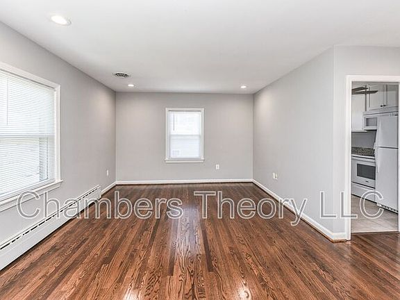 4th image of 130 S 29th St APT 4