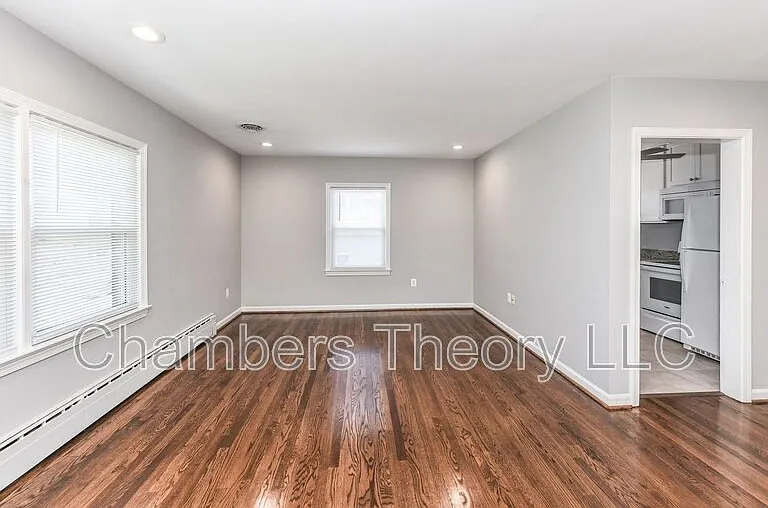 130 S 29th St #4 — Photo 4