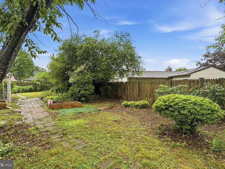 65 Orchard Ln — Photo 32