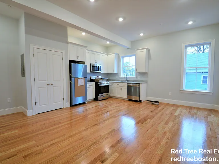 18 Murdock St #3 — Photo 1