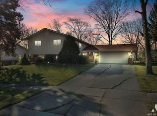 575 Frederick Ln, Hoffman Estates, IL 60169