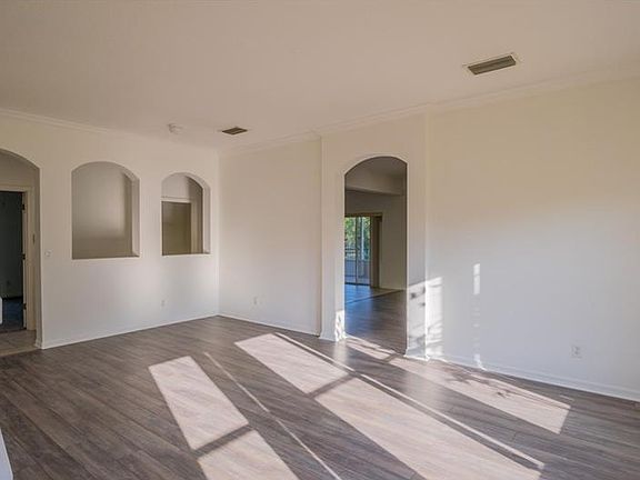 5th image of 6016 Windsong Oak Dr