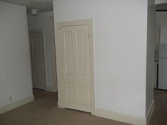 4th image of 400 W 19th Ave APT 1