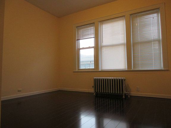 4th image of 48-45 39th Pl