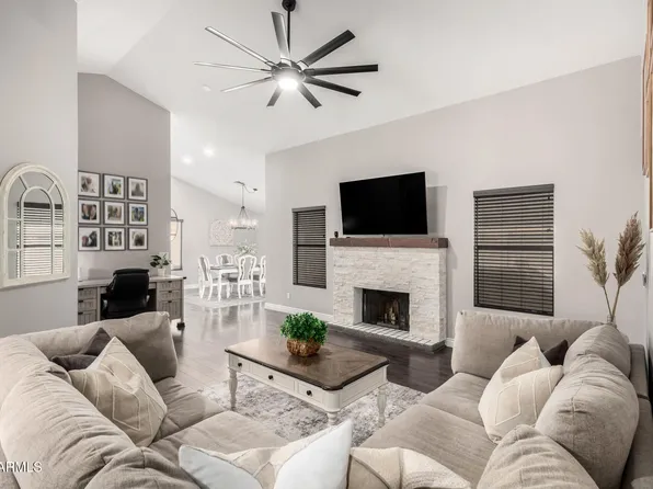 9126 W BANFF Lane, Peoria, AZ 85381