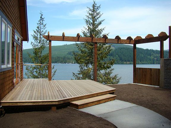 Private side deck gets lots of sun