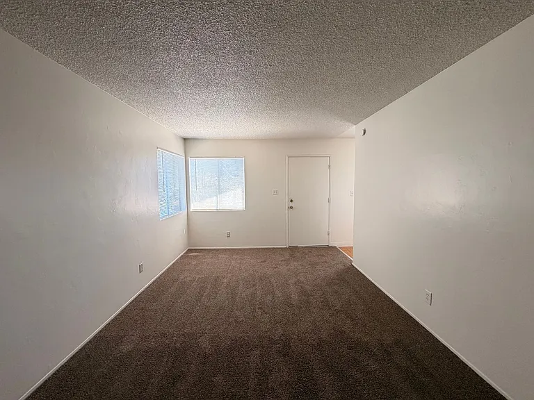 1802 Cherry St — Photo 2