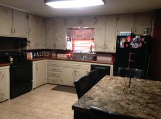 310 2nd St, Plains, TX 79355