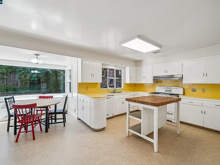818 Solana Dr — Photo 5