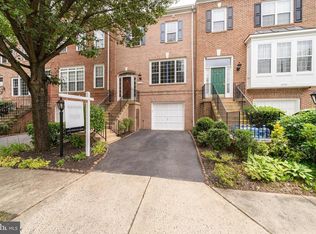 12189 Camborne Ter, Fairfax, VA 22030