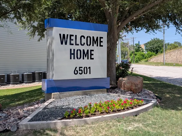 Lakeview Apartments