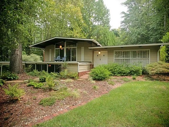 2nd image of 3393 Lynnray Dr