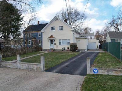 12 Warren Ave, North Providence, RI, 02911