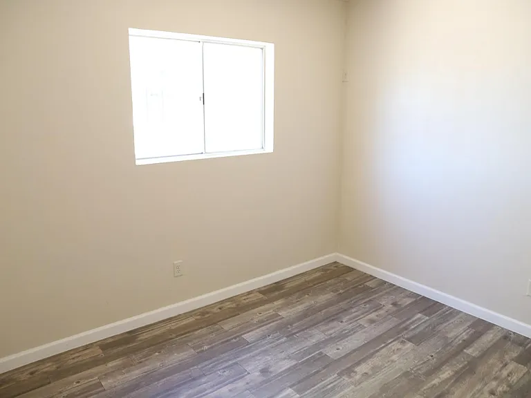 1605 W Niagara St — Photo 14