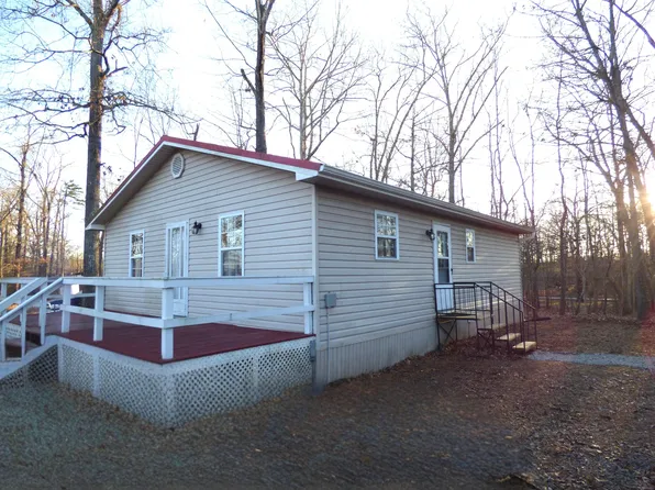 1369 Waterfront Dr, Dandridge, TN 37725