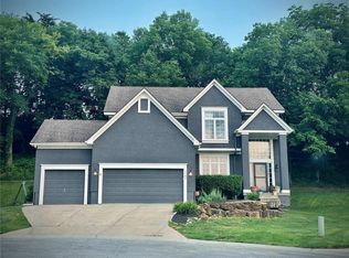 5702 NE Sapphire Pl, Lees Summit, MO 64064