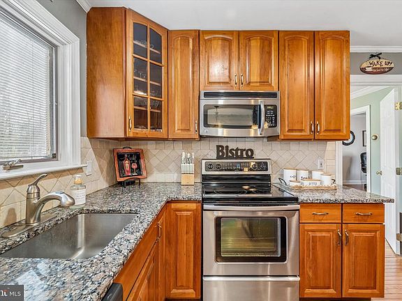 5th image of 3216 Hayes Rd